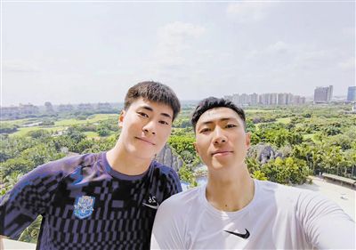 明天每一步都务必按照流程进行，谁要是在这么重大的事情上出了差池，就别怪我叶辰翻脸。
